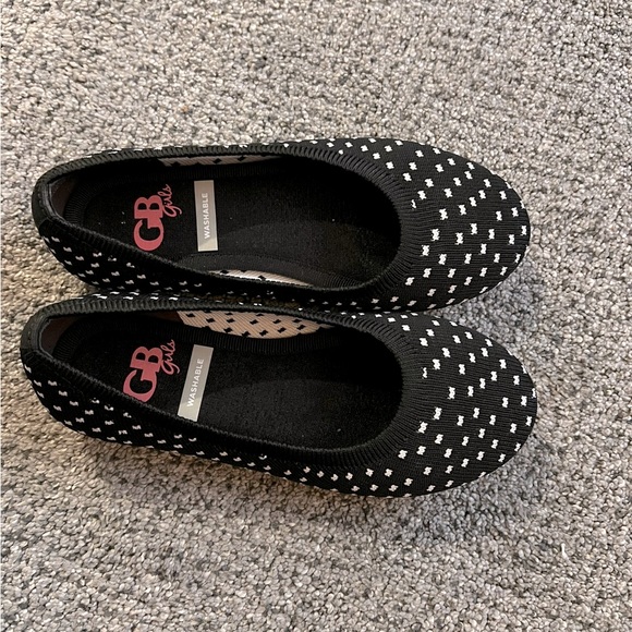 Gianni Bini girls flats, EUC, Toddler 12M. Black and White polka dots - Picture 2 of 4